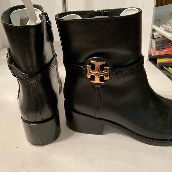 Tory Burch black over the ankle boots - Picture 4 of 6